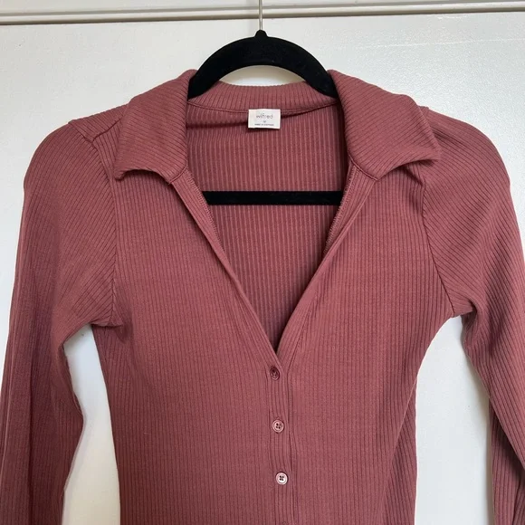 Aritzia Collared Bodysuit - Picture 2 of 3